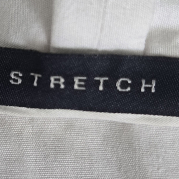 Chic White Ruffled Blouse - Picture 5 of 11